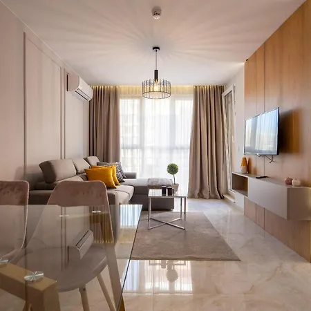 Emilia Romana Park شقة فندقية 4*