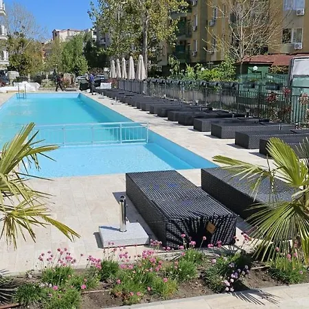 Emilia Romana Park ساني بيتش