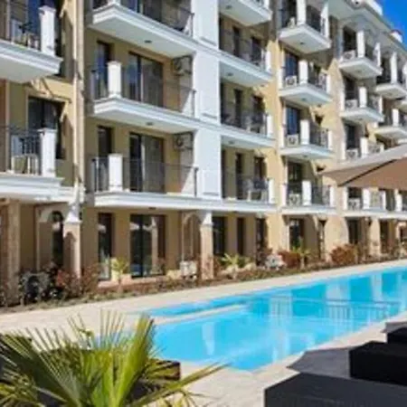 Emilia Romana Park شقة فندقية 4*