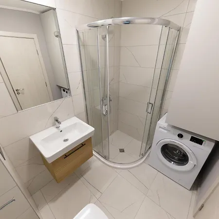 Emilia Romana Park ساني بيتش