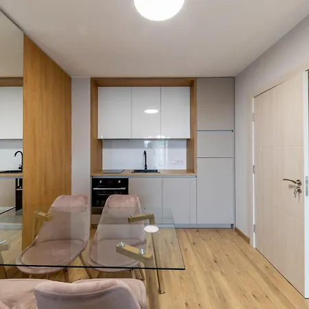 Emilia Romana Park شقة فندقية 4*