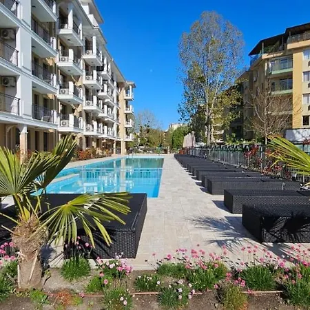 Emilia Romana Park סאני ביץ'