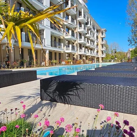 Emilia Romana Park 公寓式酒店 阳光海滩