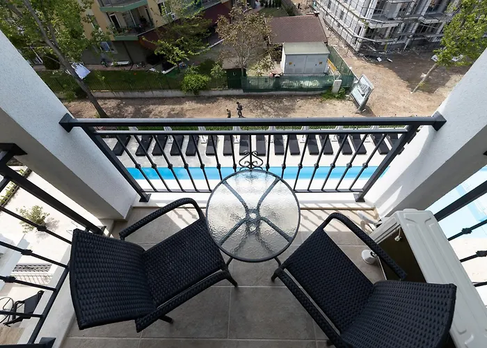 Emilia Romana Park Appart hôtel 3*