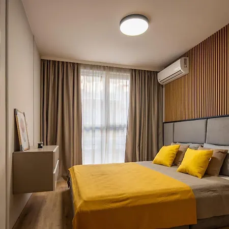 Emilia Romana Park 公寓式酒店 4*