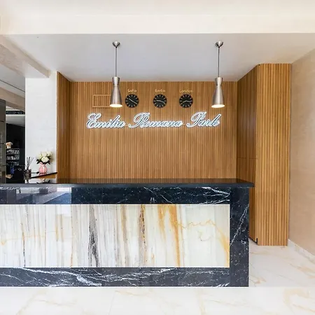 公寓式酒店 Emilia Romana Park 阳光海滩