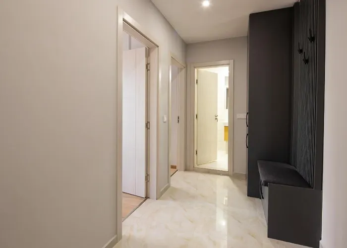 Апарт-отель Emilia Romana Park