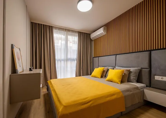 Апарт-отель Emilia Romana Park